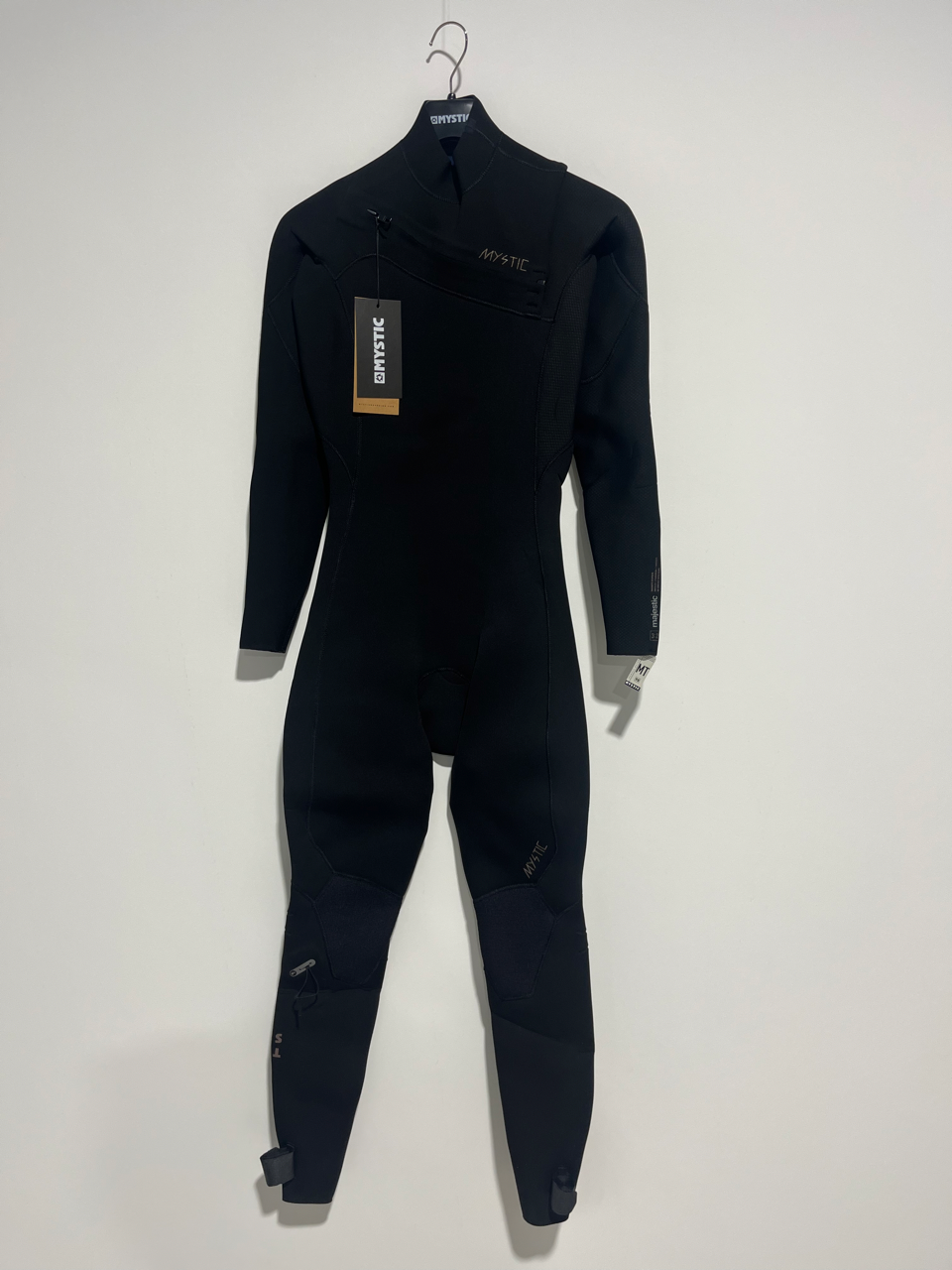 25 - Mystic Majestic Fullsuit 3/2mm Fzip - Black - MT - Ex Display